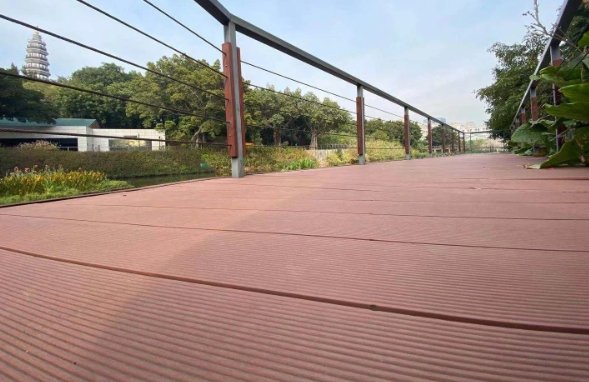 Non Slip Plastic Decking